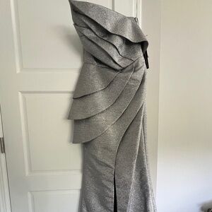 Alexander by Daymor silver gown size 6, never worn!